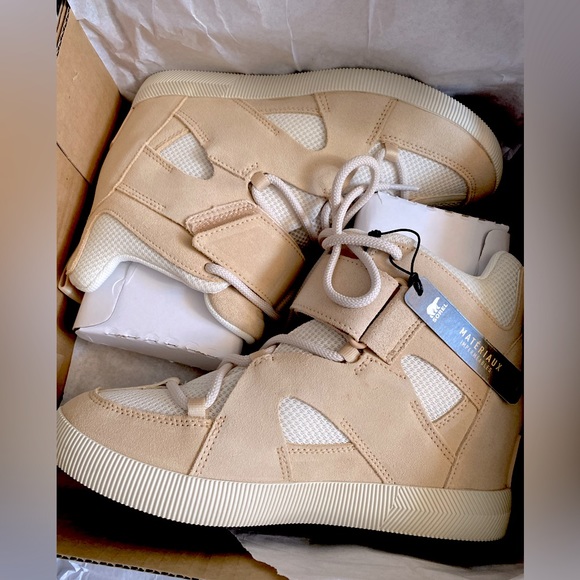 Sorel Shoes - Sorel Women’s Out N About Sport Wedge Bootie ✨ Size 9.5 | neutral cream lace up